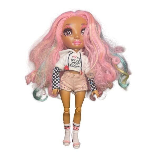 Rainbow High Kia Hart Fashion Doll Special Valentines Edition - Picture 1 of 5